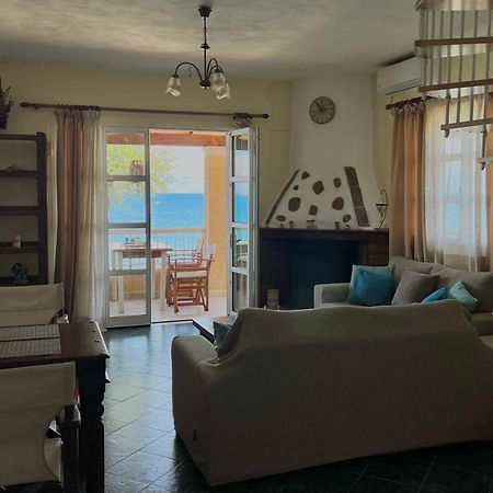 Kohyli Beachfront House Agia Pelagia Chlomou Luaran gambar